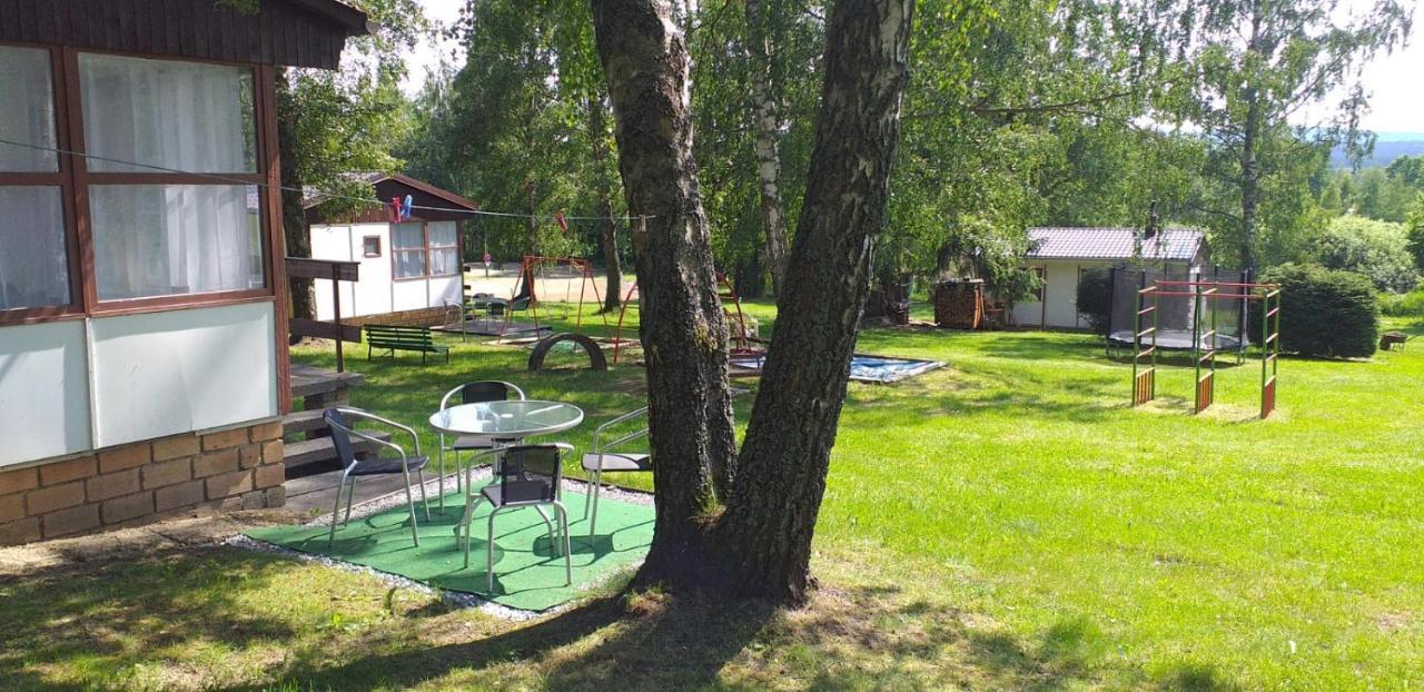 Retro Chatky Hurka Lipno Horní Planá 外观 照片