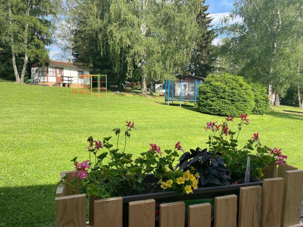 Retro Chatky Hurka Lipno Horní Planá 外观 照片