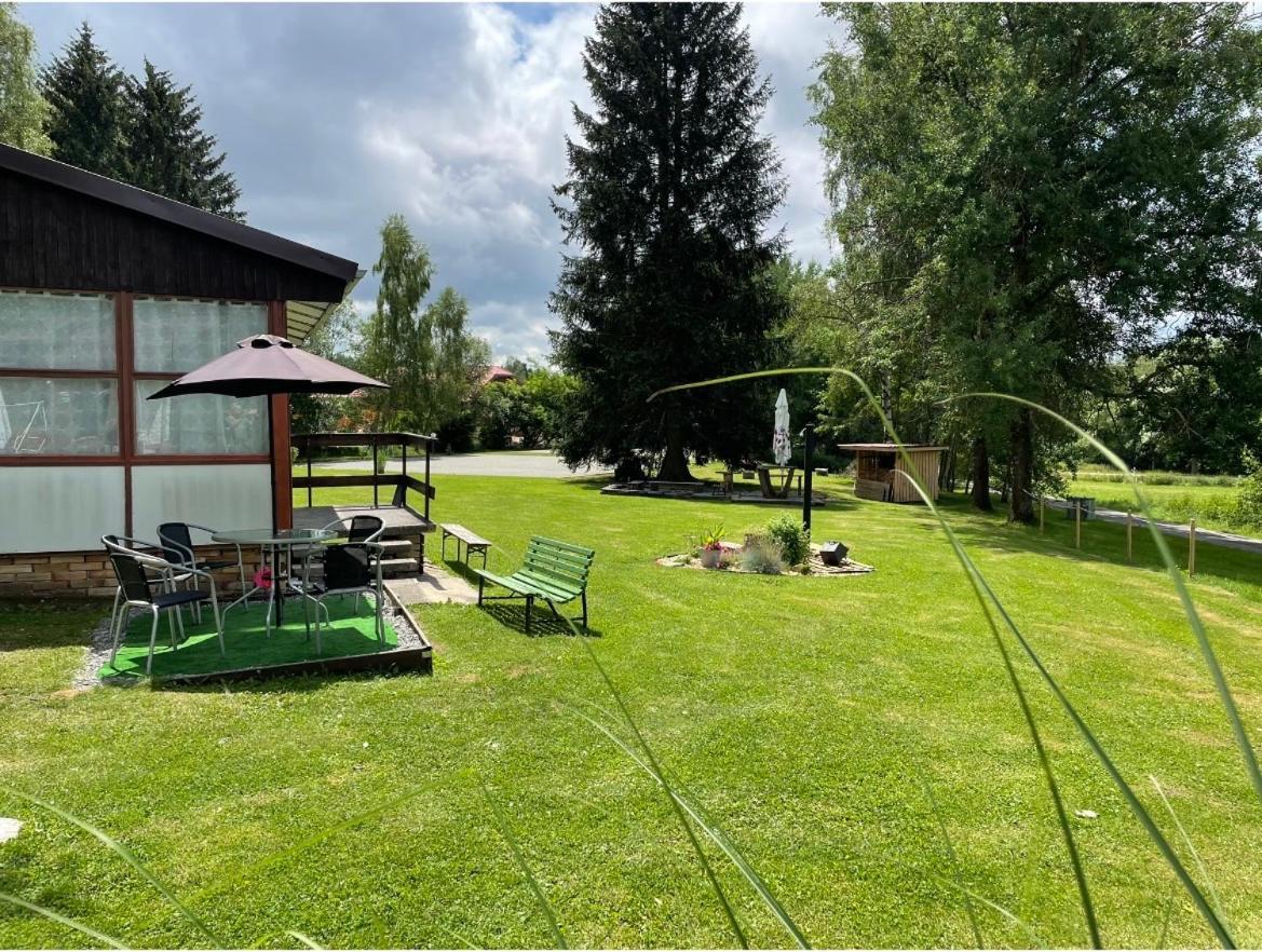 Retro Chatky Hurka Lipno Horní Planá 外观 照片