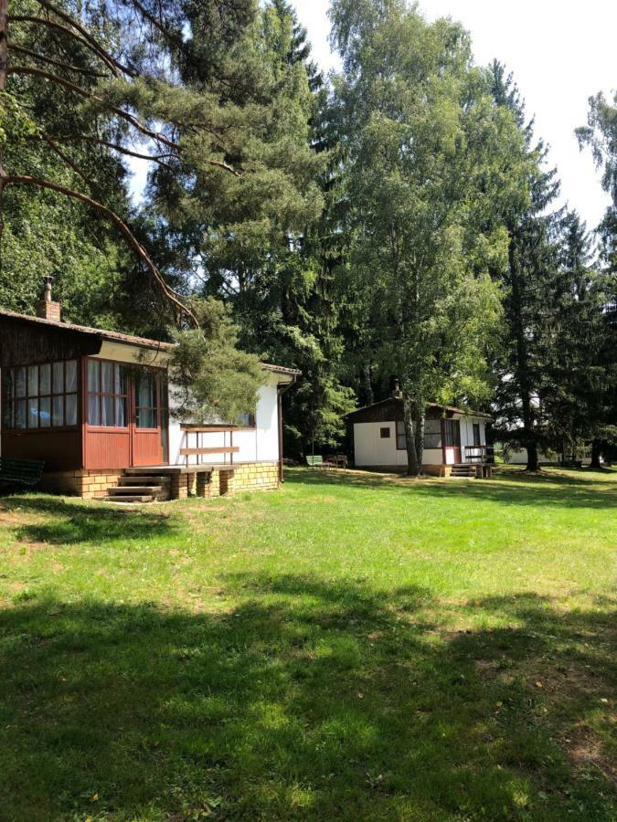 Retro Chatky Hurka Lipno Horní Planá 外观 照片